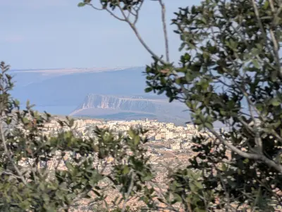 🕳️ מערות, חצבים ומעיינות בגליל התחתון 🌿